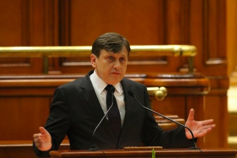 DEMISIE: Crin Antonescu a renunţat la şefia Senatului DEMISIE: Crin Antonescu a renunţat la şefia Senatului