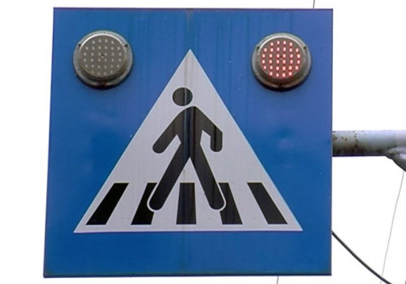 MARAMUREŞ:  Indicatoare echipate cu lumină galbenă intermitentă vor fi montate la trecerile de pietoni din localitățile Recea și Lăpușel