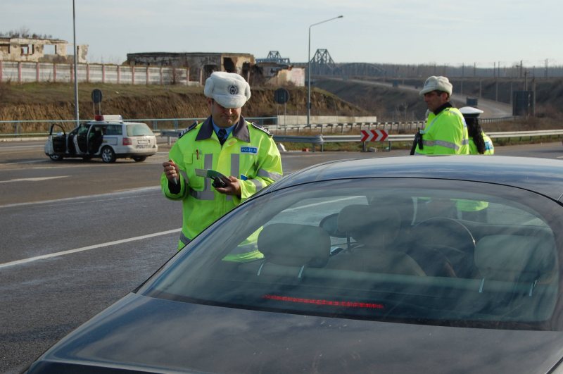 MARAMUREŞ: Sancţiuni contravenţionale la regimul circulaţiei, în valoare de aproape 31000 de lei MARAMUREŞ: Sancţiuni contravenţionale la regimul circulaţiei, în valoare de aproape 31000 de lei