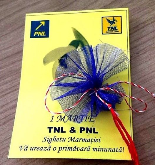 Sighet: Membrii Organizaţiei TNL Sighet au împărţit doamnelor şi domişoarelor mărţişoare