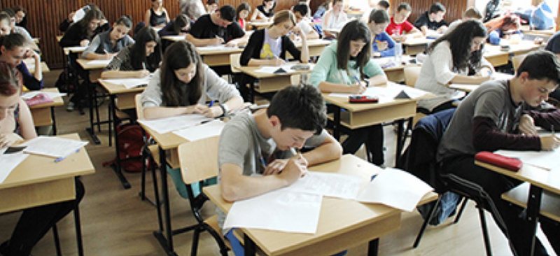 FSLI: Profesorii care participă la simularea bacalaureatului trebuie plătiţi, nu pot lua zile libere FSLI: Profesorii care participă la simularea bacalaureatului trebuie plătiţi, nu pot lua zile libere