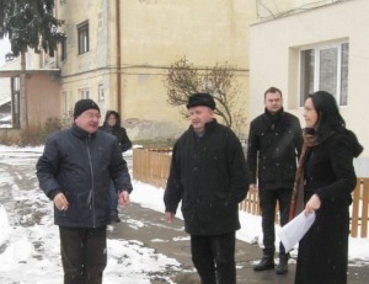 SIGHET: Consilierii locali au întocmit un raport privind problema locatarilor din blocurile de pe strada Mihai Eminescu SIGHET: Consilierii locali au întocmit un raport privind problema locatarilor din blocurile de pe strada Mihai Eminescu