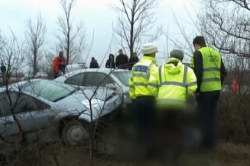TRAGEDIE: Un cameraman a murit călcat de o maşină, în timp ce filma un alt accident rutier TRAGEDIE: Un cameraman a murit călcat de o maşină, în timp ce filma un alt accident rutier