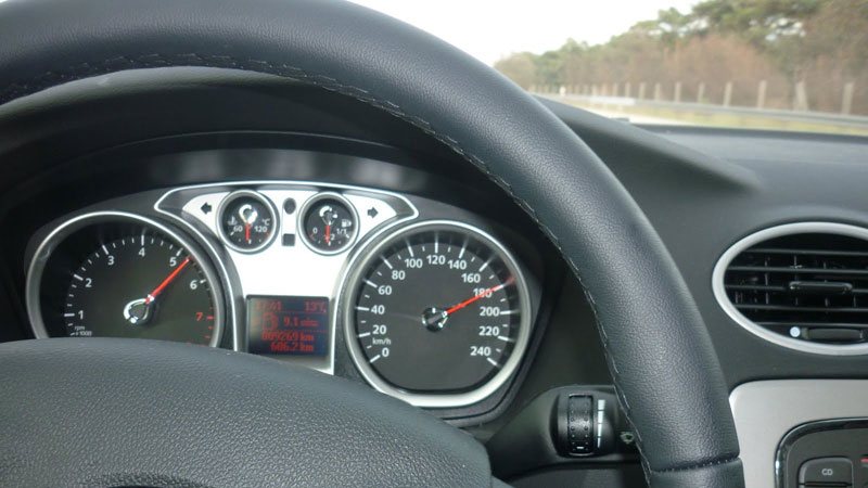 BUCIUMI: Conducea cu 152 km/h fără a deţine permis de conducere BUCIUMI: Conducea cu 152 km/h fără a deţine permis de conducere