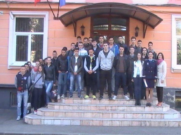 ŞCOALA ALTFEL: ,,Job Shadow Day” la Inspectoratul de Poliţie al Judeţului Maramureş
