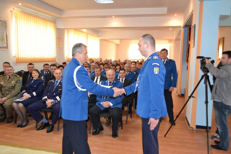 MARAMUREŞ: Un maior şi un plutonier major au primit distincţia „Jandarmul anului” MARAMUREŞ: Un maior şi un plutonier major au primit distincţia „Jandarmul anului”