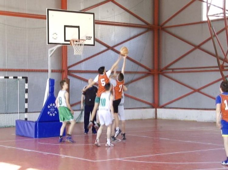 BASCHET: Echipa Colegiului „Dragoş Vodă” luptă pentru calificarea la turneul final BASCHET: Echipa Colegiului „Dragoş Vodă” luptă pentru calificarea la turneul final