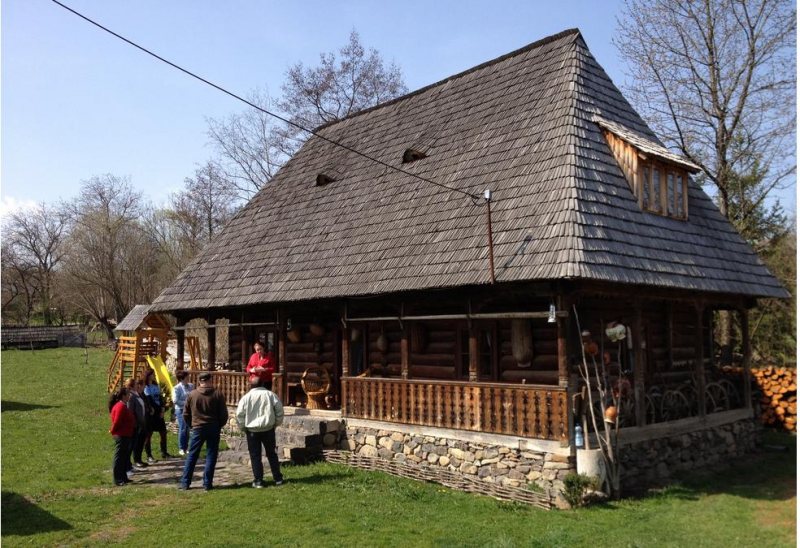 BREB: Pensiuni maramureșene beneficiază de instruire în practici de ecoturism și arhitectură tradițională BREB: Pensiuni maramureșene beneficiază de instruire în practici de ecoturism și arhitectură tradițională