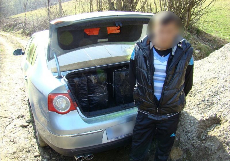 CONTRABANDĂ: 5000 pachete cu ţigări confiscate după o urmărire ca-n filme CONTRABANDĂ: 5000 pachete cu ţigări confiscate după o urmărire ca-n filme
