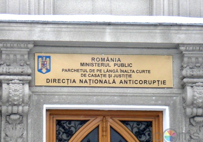 DNA: Judecătorul Stan Mustaţă şi grefiera Mariana Curea au fost arestaţi