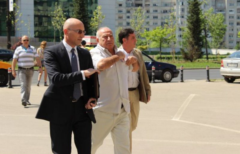 MUSTAŢĂ: Procurorii spun că un prieten de-al meu s-a întâlnit cu un prieten al lui Voiculescu MUSTAŢĂ: Procurorii spun că un prieten de-al meu s-a întâlnit cu un prieten al lui Voiculescu