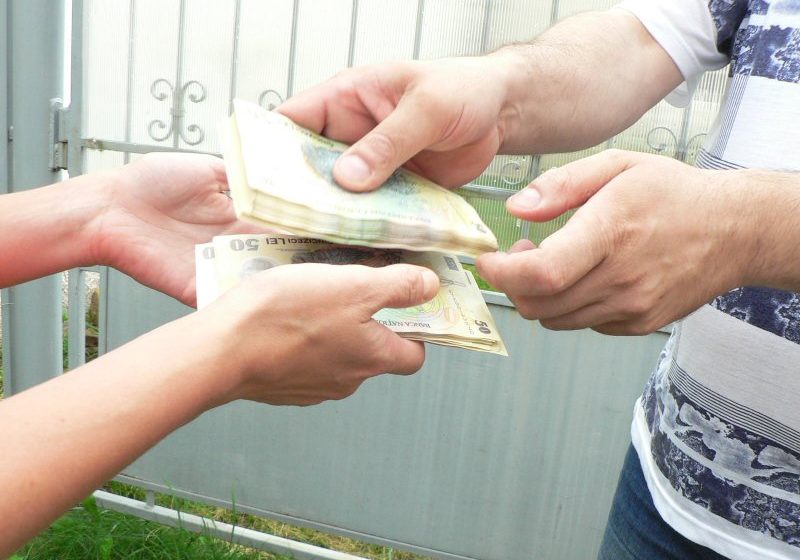 BAIA MARE: Un bărbat şi o femeie din Slovacia bănuiţi de înşelăciune şi furt