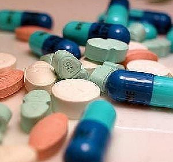 STUDIU: Medicamentele noi pe lista de compensate ar trebui oferite gratuit de producător