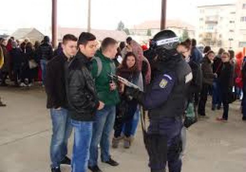MARAMUREŞ: Ziua Porţilor Deschise la Jandarmerie MARAMUREŞ: Ziua Porţilor Deschise la Jandarmerie