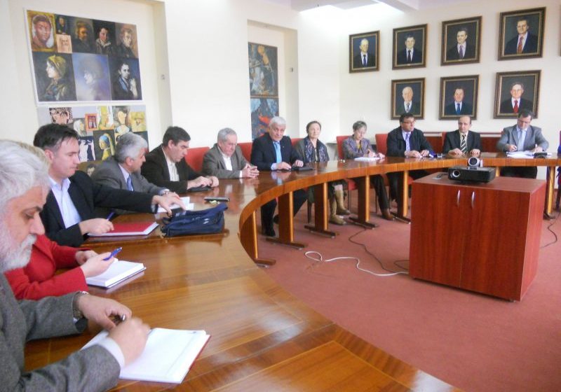 ÎNVĂŢĂMÂNT: Prefectul Anton Rohian doreşte implicarea cadrelor universitare băimărene în proiectele de dezvoltare ale judeţului ÎNVĂŢĂMÂNT: Prefectul Anton Rohian doreşte implicarea cadrelor universitare băimărene în proiectele de dezvoltare ale judeţului