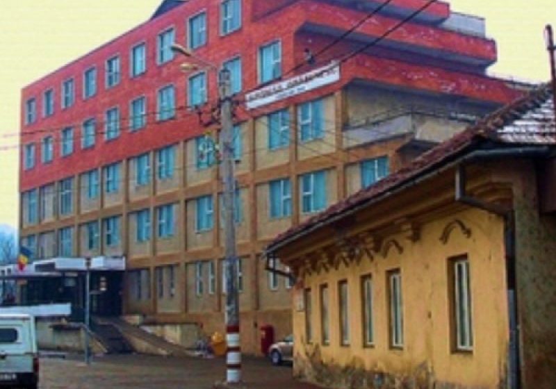 VIŞEU DE SUS: Autorităţile locale au demarat un proiect de reorganizare a spitalului, prin care se urmăreşte reducerea cheltuielilor VIŞEU DE SUS: Autorităţile locale au demarat un proiect de reorganizare a spitalului, prin care se urmăreşte reducerea cheltuielilor