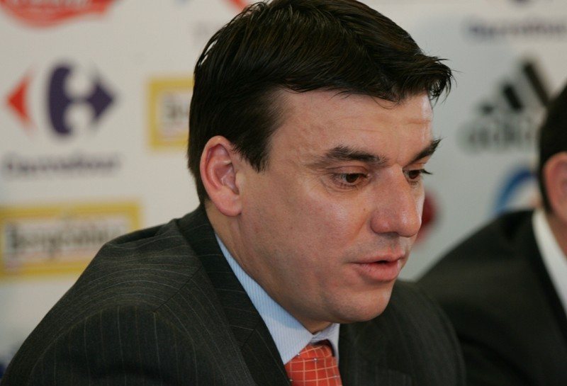 AMENINŢĂRI: Burleanu l-a anunţat că e demis, Prodan cere 100.000 de euro despăgubiri: "Am fost ameninţat cu o plângere de viol" AMENINŢĂRI: Burleanu l-a anunţat că e demis, Prodan cere 100.000 de euro despăgubiri: "Am fost ameninţat cu o plângere de viol"