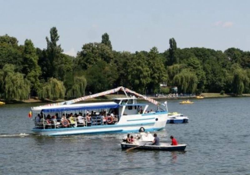 ZI LIBERĂ: Șapte vaporașe puse la dispoziție gratuit bucureștenilor pe Lacul Herăstrău, de joi până duminică