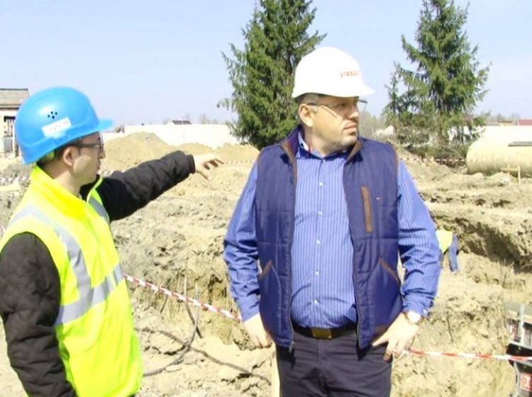 SIGHET:  Primarul Ovidiu Nemeș a mers să vadă care e stadiul lucrărilor de reabilitare a stației de epurare