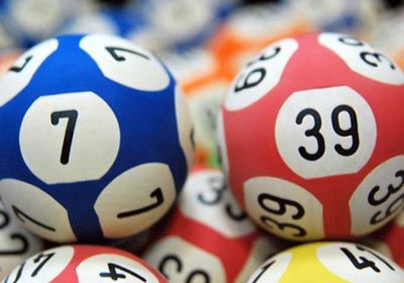 LOTO 6 DIN 49, LOTO 5 DIN 40, JOKER ŞI NOROC: Numerele extrase joi, 1 mai