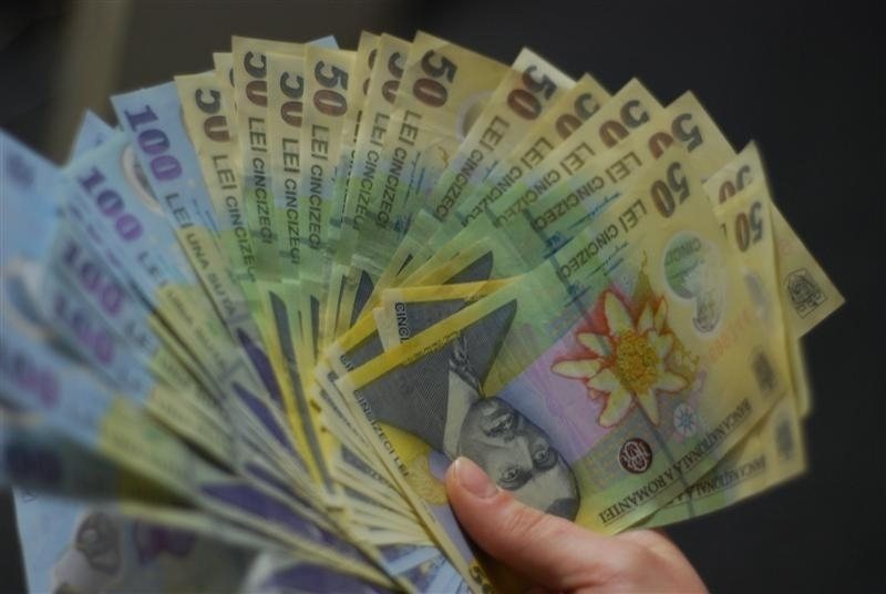 SPORURI: Guvernul creşte venitul militarilor şi angajaţilor din servicii care execută misiuni apreciate de şefi SPORURI: Guvernul creşte venitul militarilor şi angajaţilor din servicii care execută misiuni apreciate de şefi