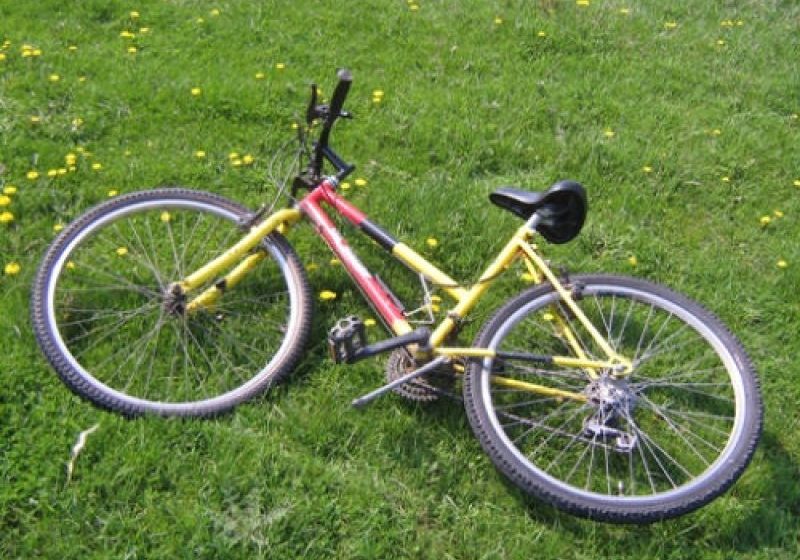 STRÂMTURA: A fost acroşată de biciclist în momentul în care s-a angajat în traversarea străzii STRÂMTURA: A fost acroşată de biciclist în momentul în care s-a angajat în traversarea străzii