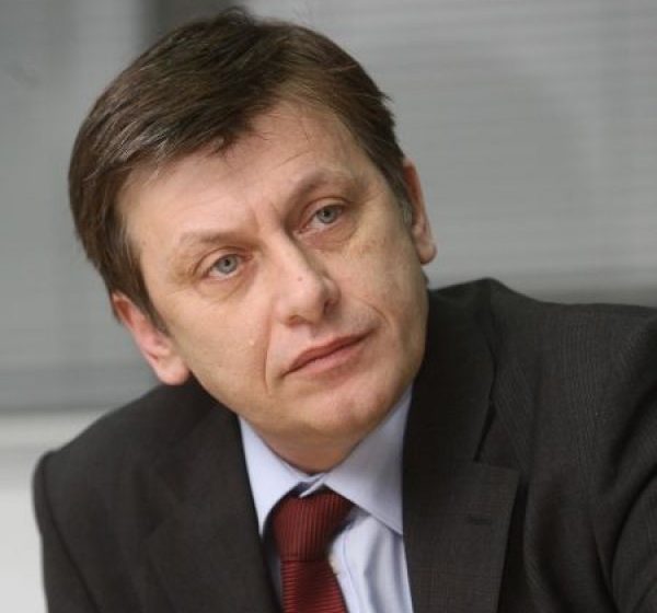 REACȚIE: Crin Antonescu – acuzațiile senatorului Liviu Pop, o mizerie fără precedent! REACȚIE: Crin Antonescu – acuzațiile senatorului Liviu Pop, o mizerie fără precedent!