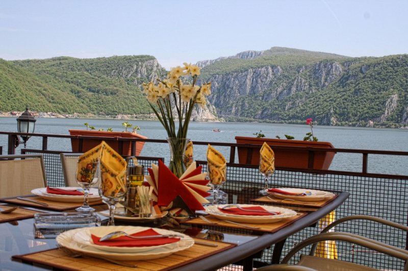 STATISTICI: Peste 69% din străinii cazaţi în România nu au venit pentru turism, ci pentru afaceri şi conferinţe STATISTICI: Peste 69% din străinii cazaţi în România nu au venit pentru turism, ci pentru afaceri şi conferinţe