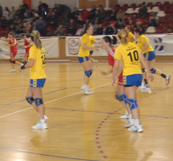 HANDBAL:  Laura Oltean şi-a prelungit contractul cu HCM Baia Mare. Alte două surprize în lotul băimărean