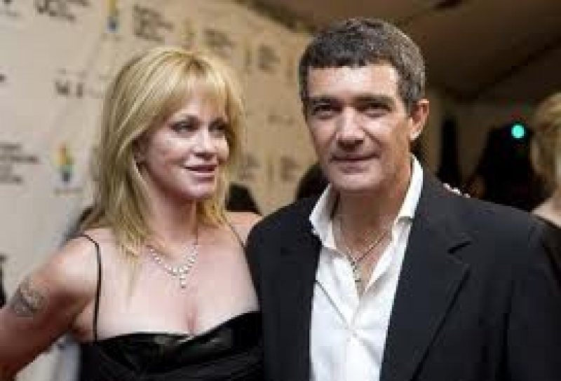 DIVORŢ Melanie Grifiith – Antonio Banderas: Actrița vrea custodia… câinilor DIVORŢ Melanie Grifiith – Antonio Banderas: Actrița vrea custodia… câinilor