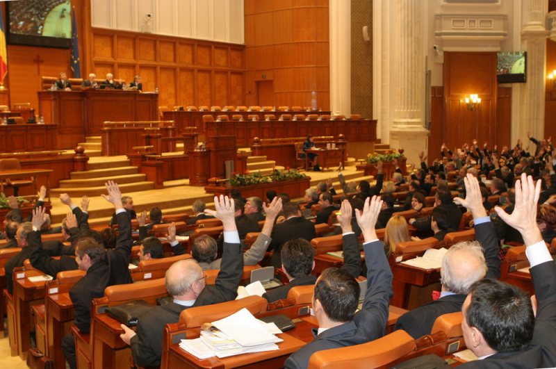 MOBILIZARE: Parlamentarii PNL solicită dezbaterea proiectul de lege privind abilitarea Guvernului de a emite ordonanțe MOBILIZARE: Parlamentarii PNL solicită dezbaterea proiectul de lege privind abilitarea Guvernului de a emite ordonanțe