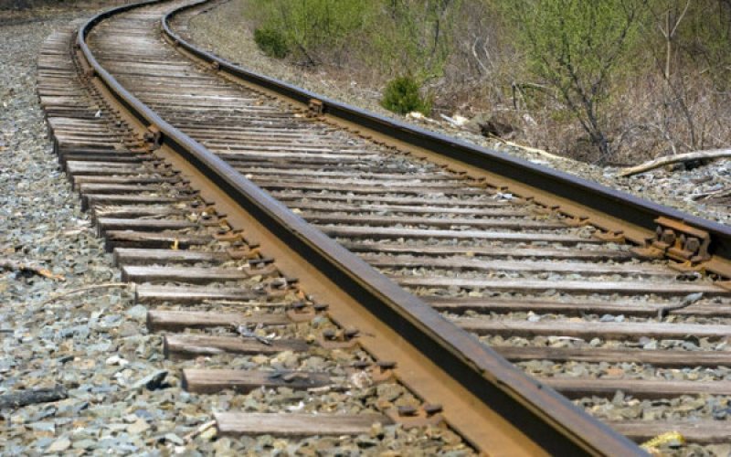 SIGHET: Autoturism acroșat de tren SIGHET: Autoturism acroșat de tren