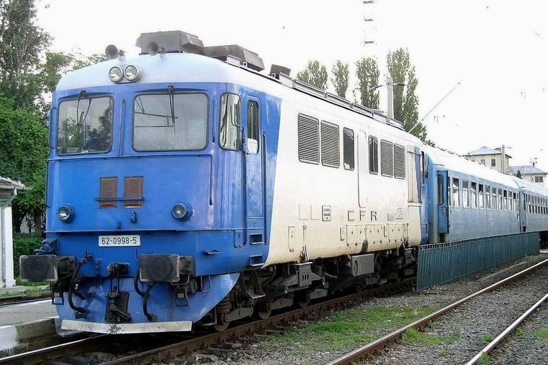 ACCIDENT: Tânăr lovit de tren în Capitală, dus la spital în stare gravă ACCIDENT: Tânăr lovit de tren în Capitală, dus la spital în stare gravă