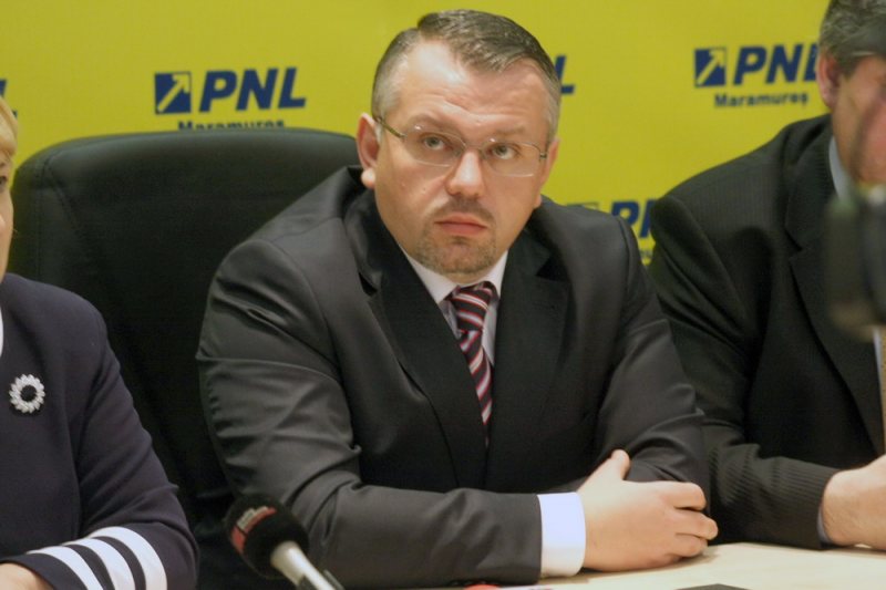OVIDIU NEMEŞ: „Susţin varianta fuziunii prin absorbţie cu PDL” OVIDIU NEMEŞ: „Susţin varianta fuziunii prin absorbţie cu PDL”