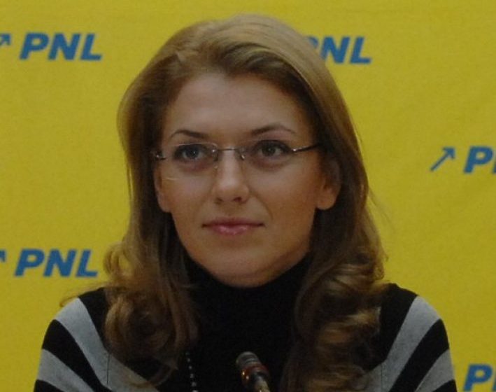 LIBERALII AU VOTAT: Alina Gorghiu, aleasă președinte al PNL în locul lui Klaus Iohannis LIBERALII AU VOTAT: Alina Gorghiu, aleasă președinte al PNL în locul lui Klaus Iohannis