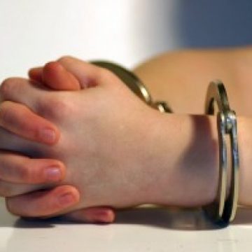 Scandalagiu reținut de polițiști