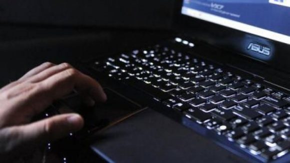 Consiliul Naţional al Elevilor cere promulgarea urgentă a legii privind dotarea cu dispozitive conectate la internet pentru elevii dezavantajaţi