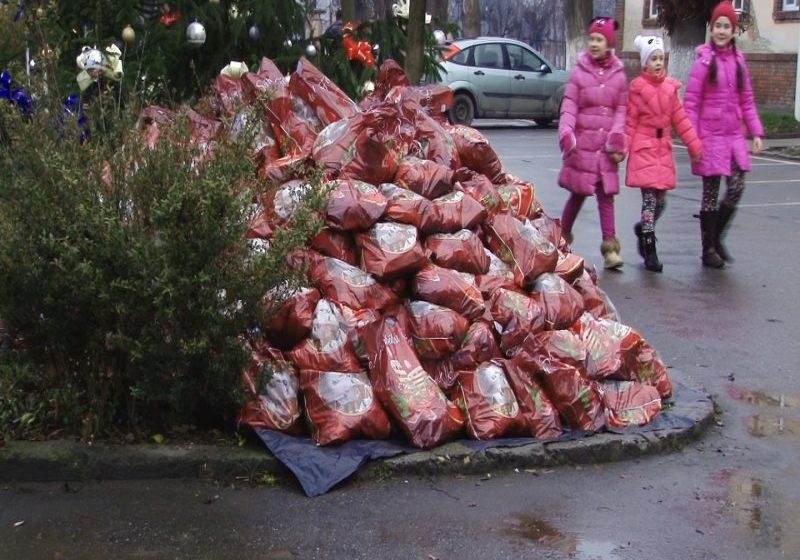 SIGHET: Moș Crăciun le-a dus cadouri copiilor angajaților Spitalului Municipal SIGHET: Moș Crăciun le-a dus cadouri copiilor angajaților Spitalului Municipal