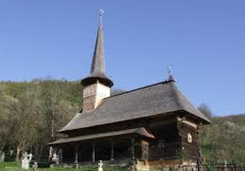 MARAMUREȘ : Mulți miri aleg să își rostească jurămintele la căsătorie în bisericile din lemn ale județului MARAMUREȘ : Mulți miri aleg să își rostească jurămintele la căsătorie în bisericile din lemn ale județului