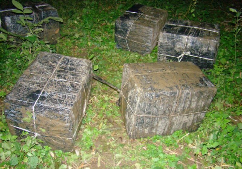 SIGHET: 17.000 de pachete cu ţigări de provenineţă ucraineană au fost confiscate de poliţiştii de frontieră SIGHET: 17.000 de pachete cu ţigări de provenineţă ucraineană au fost confiscate de poliţiştii de frontieră