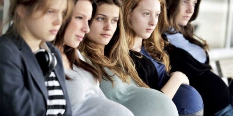 STUDIU: Adolescenţii au mai puţini prieteni decât acum 20 de ani, în ciuda reţelelor de socializare online STUDIU: Adolescenţii au mai puţini prieteni decât acum 20 de ani, în ciuda reţelelor de socializare online