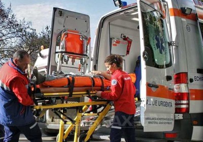 BOTOȘANI: Un elev de 17 ani de la Seminarul Teologic din Dorohoi s-a spânzurat într-o anexă a locuinţei sale BOTOȘANI: Un elev de 17 ani de la Seminarul Teologic din Dorohoi s-a spânzurat într-o anexă a locuinţei sale