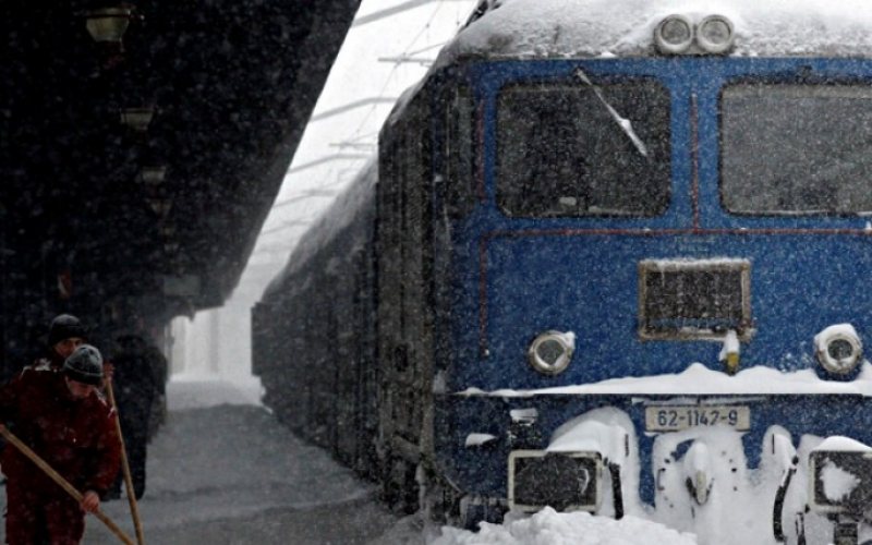 CFR: Trenurile de călători pot avea întârzieri între 10 şi 20 de minute, din cauza vremii CFR: Trenurile de călători pot avea întârzieri între 10 şi 20 de minute, din cauza vremii