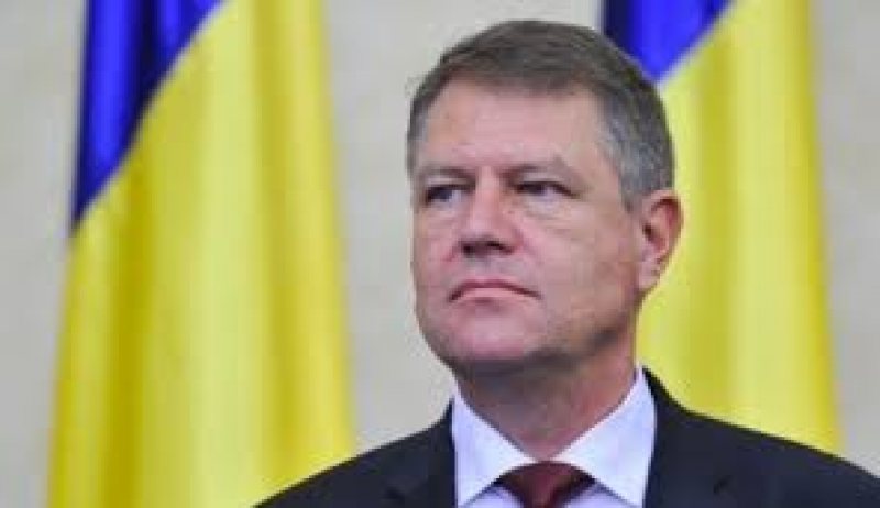 AEROPORTL HENRI COANDĂ: Declaraţiile preşedintelui Klaus Iohannis, la sosirea din Franţa AEROPORTL HENRI COANDĂ: Declaraţiile preşedintelui Klaus Iohannis, la sosirea din Franţa
