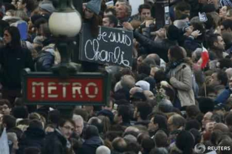 FRANŢA/MARŞUL SOLIDARITĂŢII: Cel puțin 600.000 de oameni au manifestat în provincie împotriva terorismului FRANŢA/MARŞUL SOLIDARITĂŢII: Cel puțin 600.000 de oameni au manifestat în provincie împotriva terorismului