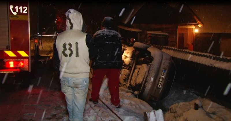 FEREŞTI: Un şofer a pierdut controlul volanului şi a ajuns cu maşina în şanţ (FOTO) FEREŞTI: Un şofer a pierdut controlul volanului şi a ajuns cu maşina în şanţ (FOTO)