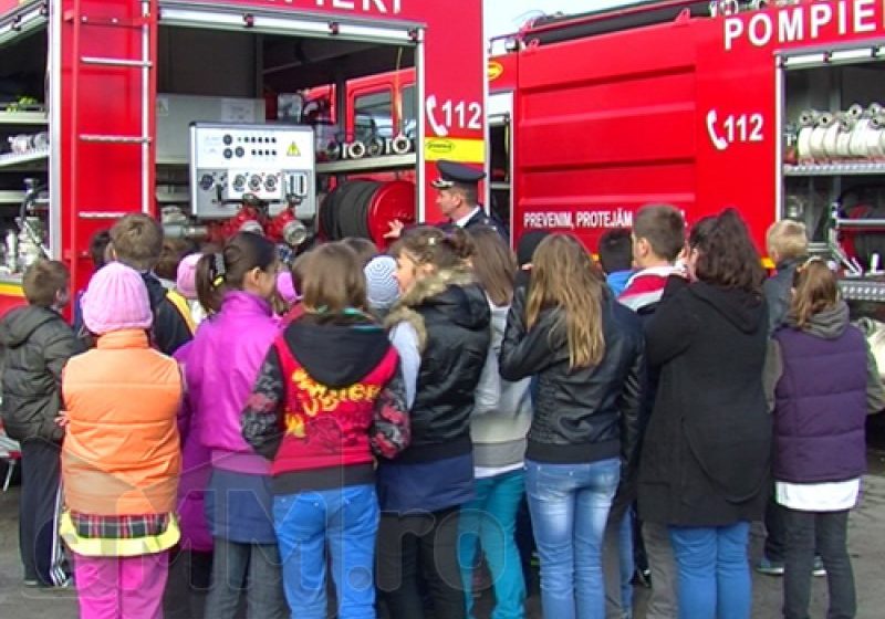 MARAMUREŞ: Campanii şi concursuri pentru elevi privind prevenirea şi stingerea incendiilor