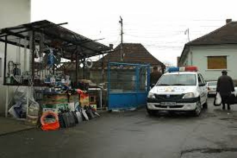 SIGHET: Poliţiştii au aplicat 29 de sancţiuni contravenţionale persoanelor care au fost găsite cu nereguli la târgul lunar organizat în municipiu SIGHET: Poliţiştii au aplicat 29 de sancţiuni contravenţionale persoanelor care au fost găsite cu nereguli la târgul lunar organizat în municipiu