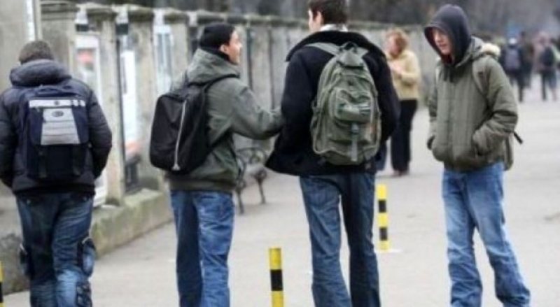 SIGHET: Nouă elevi sancţionaţi după ce au părasit nemotivat perimetrul unităţiilor de învăţământ în timpul programului educaţional SIGHET: Nouă elevi sancţionaţi după ce au părasit nemotivat perimetrul unităţiilor de învăţământ în timpul programului educaţional