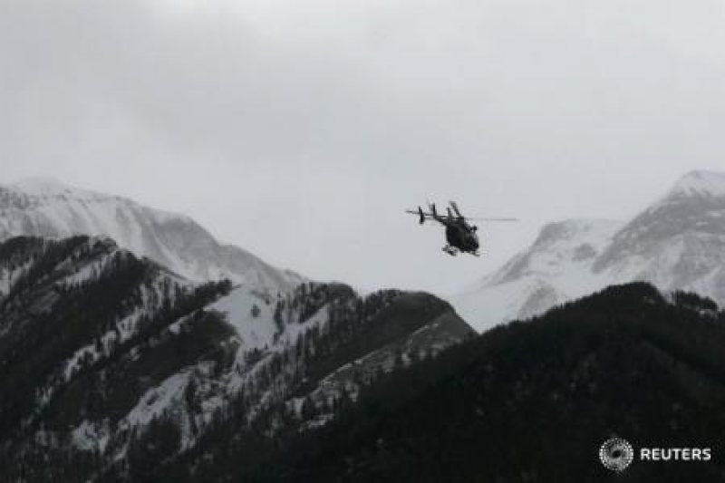 ACCIDENTUL AIRBUS A320: Vastă operațiune pentru recuperarea cadavrelor și a resturilor avionului ACCIDENTUL AIRBUS A320: Vastă operațiune pentru recuperarea cadavrelor și a resturilor avionului